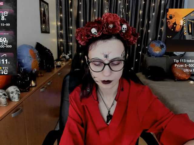 MiniLussiya live cam on BongaCams