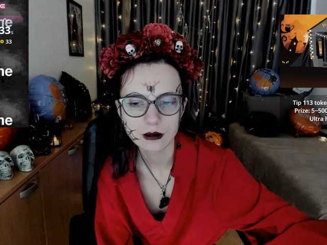 MiniLussiya live cam on BongaCams