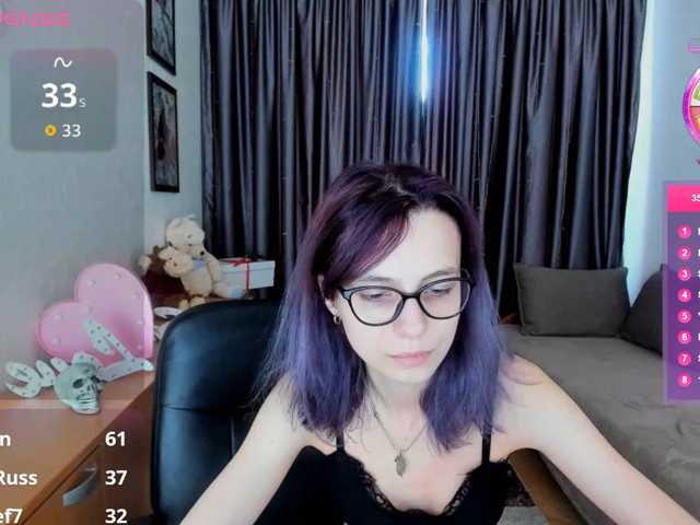 le modèle MiniLussiya est en webcam porno dans un show sur le site bongacams, il possède les tags suivants: White/Caucasian,Brunette,Shaved
