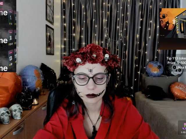 MiniLussiya live cam on BongaCams