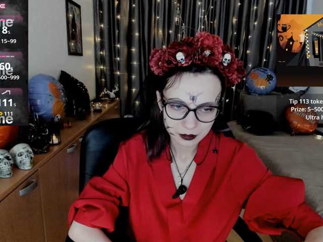 MiniLussiya live cam on BongaCams