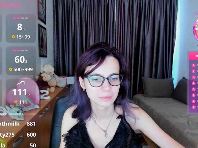 MiniLussiya live cam on BongaCams