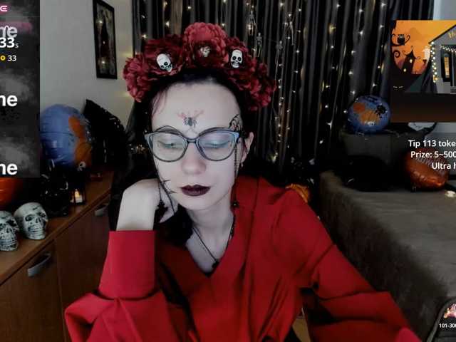MiniLussiya live cam on BongaCams