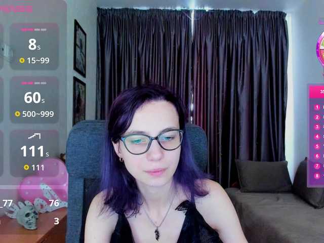 MiniLussiya — live female cam