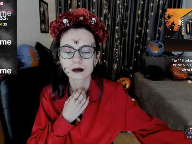 MiniLussiya live cam on BongaCams