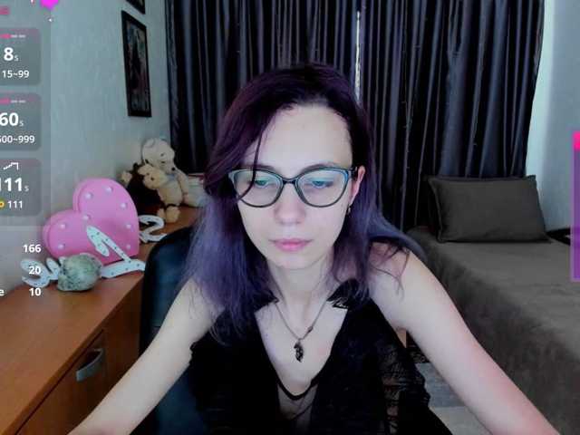 MiniLussiya live cam on BongaCams