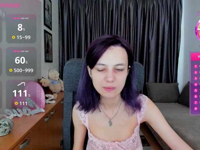 MiniLussiya live cam on BongaCams