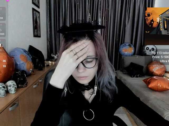 MiniLussiya live cam on BongaCams