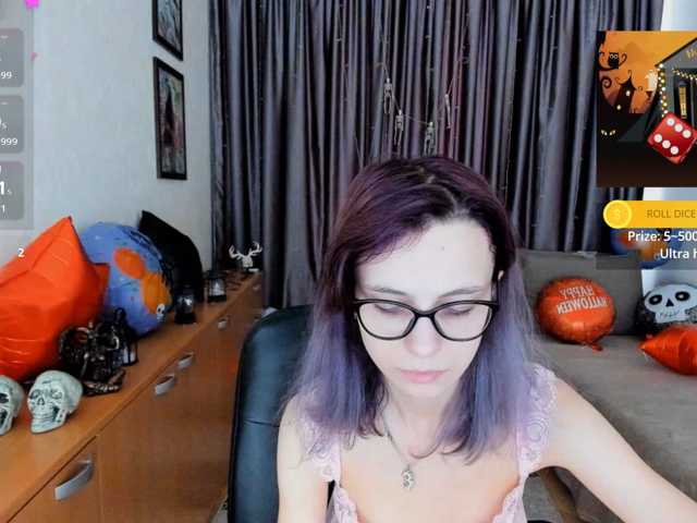 MiniLussiya live cam on BongaCams