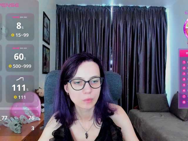 MiniLussiya — live female cam