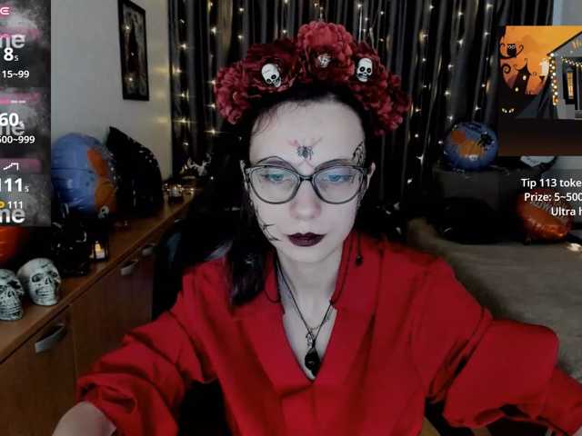 MiniLussiya live cam on BongaCams