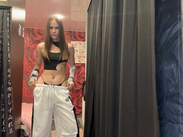 AudreaDede, 18 y/o - Live Cam on BongaCams
