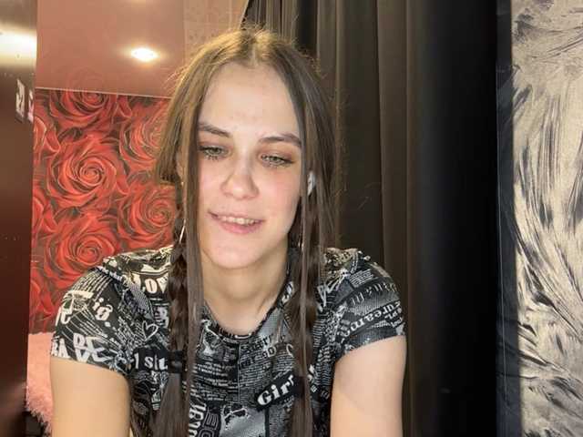 AudreaDede — live female cam