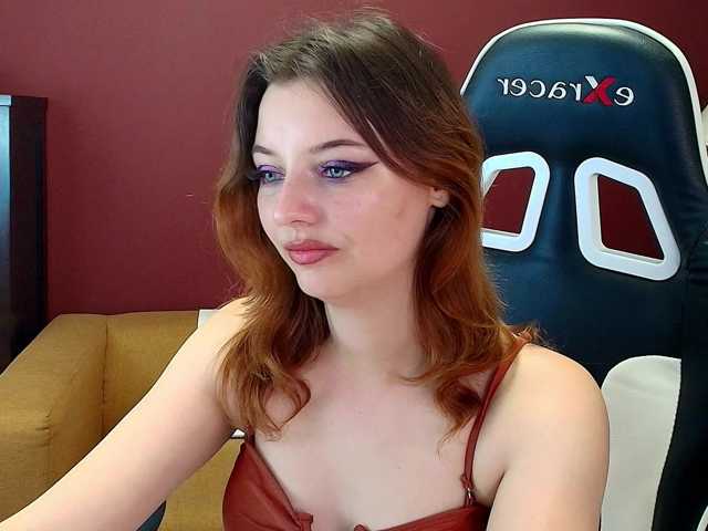 JuliaBlossom live cam on BongaCams