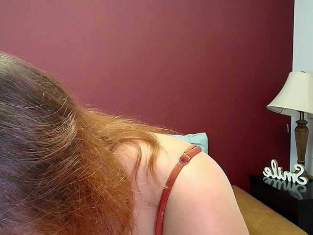 JuliaBlossom — live female cam