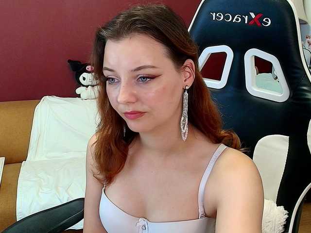 JuliaBlossom live cam on BongaCams