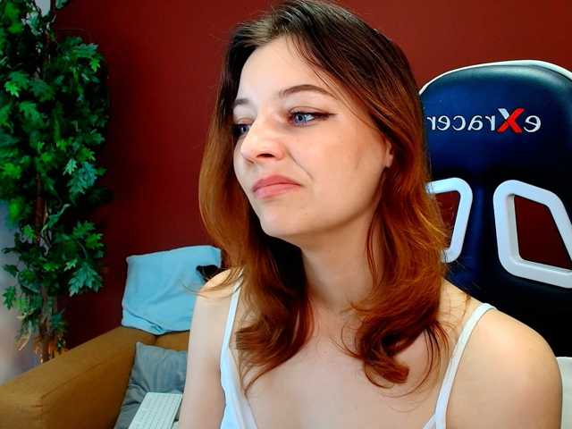 JuliaBlossom live cam on BongaCams