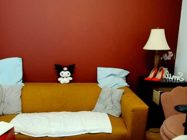 JuliaBlossom live cam on BongaCams