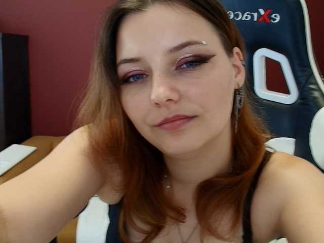JuliaBlossom live cam on BongaCams
