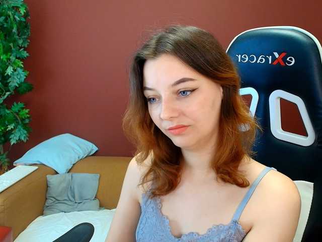 JuliaBlossom live cam on BongaCams