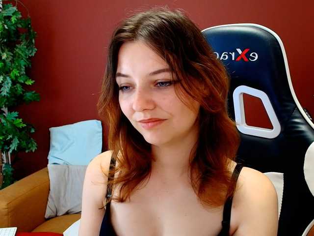 JuliaBlossom live cam on BongaCams