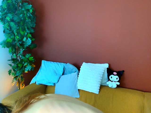 JuliaBlossom live cam on BongaCams