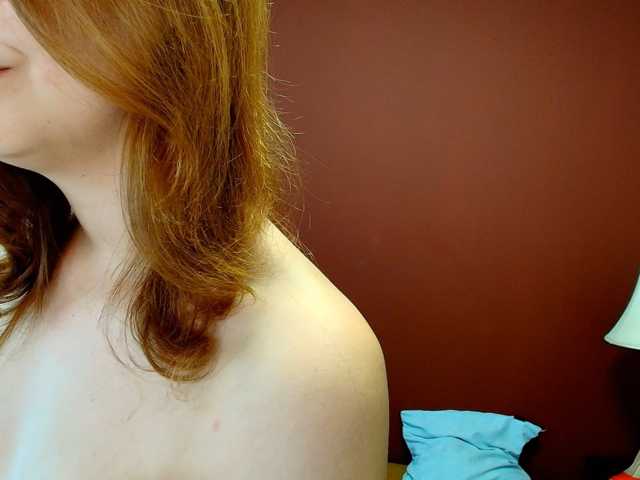 JuliaBlossom live cam on BongaCams