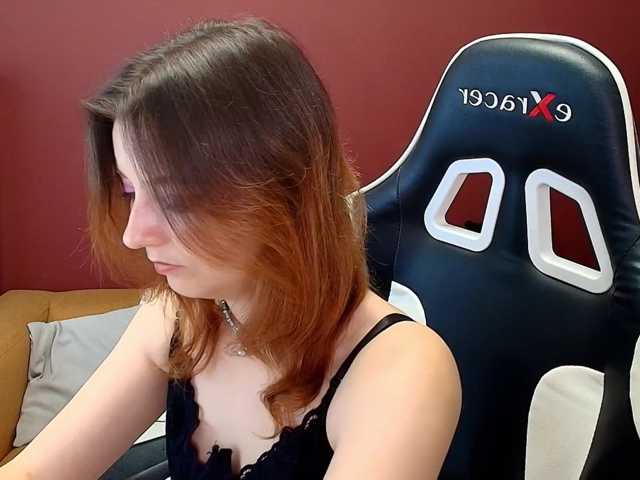 JuliaBlossom live cam on BongaCams
