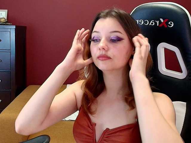 JuliaBlossom live cam on BongaCams