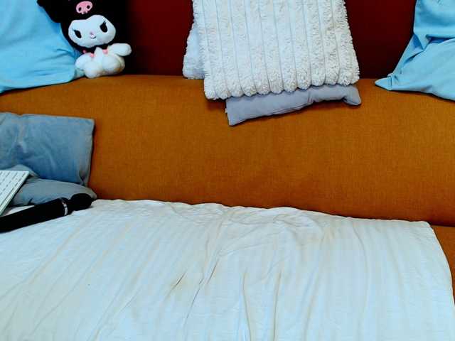 JuliaBlossom live cam on BongaCams