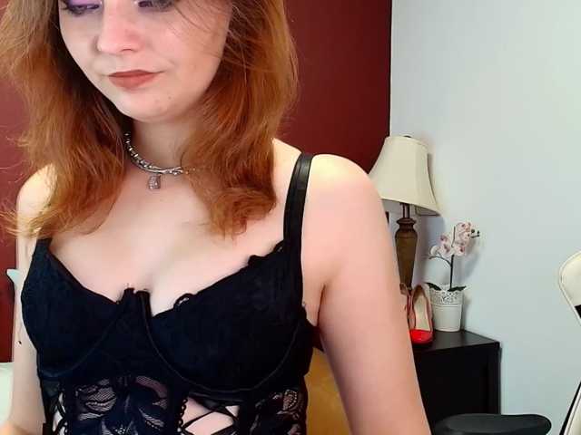 JuliaBlossom live cam on BongaCams