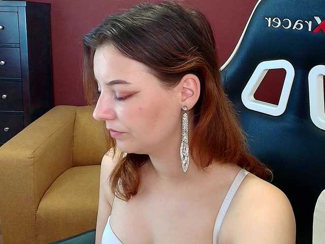 JuliaBlossom live cam on BongaCams