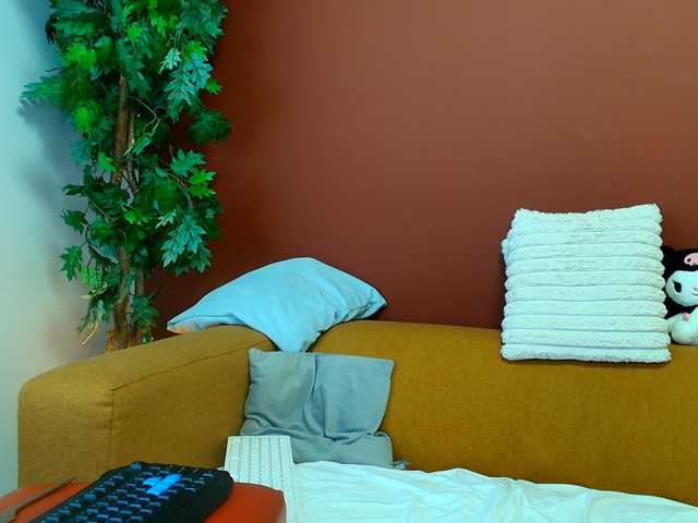 JuliaBlossom live cam on BongaCams