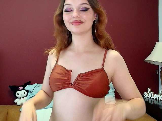 JuliaBlossom live cam on BongaCams