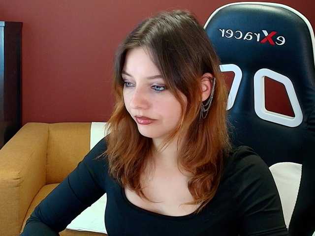 JuliaBlossom live cam on BongaCams