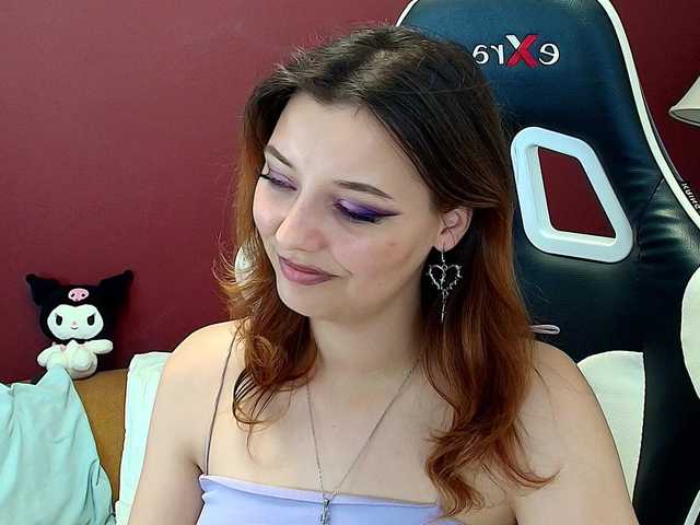 JuliaBlossom live cam on BongaCams