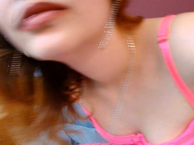 JuliaBlossom live cam on BongaCams