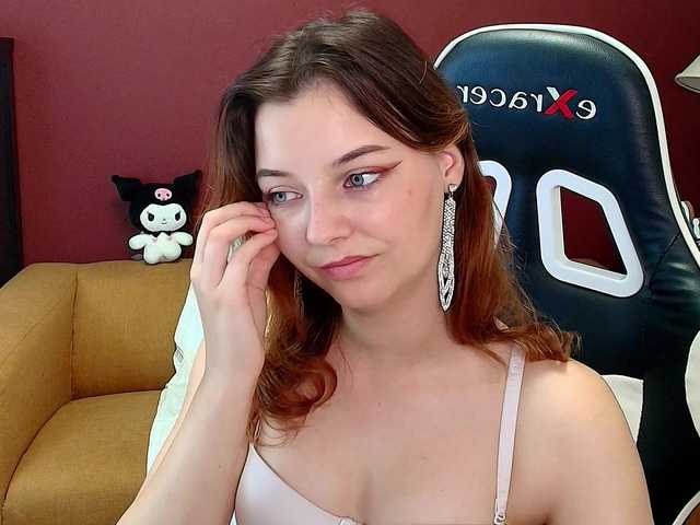 JuliaBlossom live cam on BongaCams