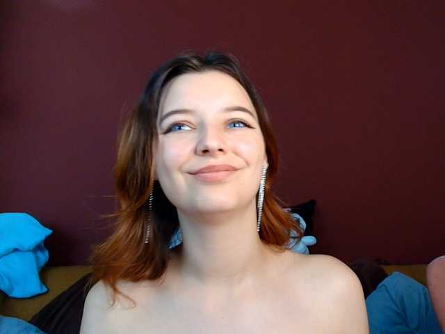 JuliaBlossom live cam on BongaCams