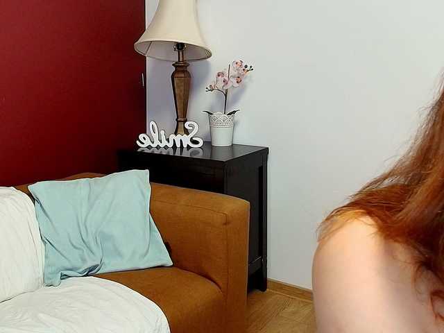 JuliaBlossom — live female cam