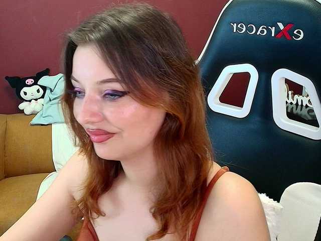 JuliaBlossom live cam on BongaCams