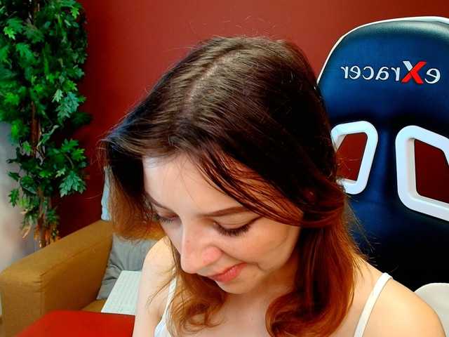 JuliaBlossom live cam on BongaCams