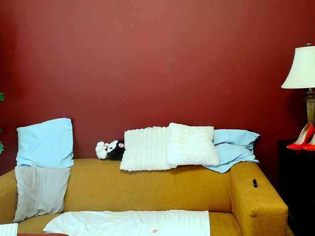 JuliaBlossom live cam on BongaCams