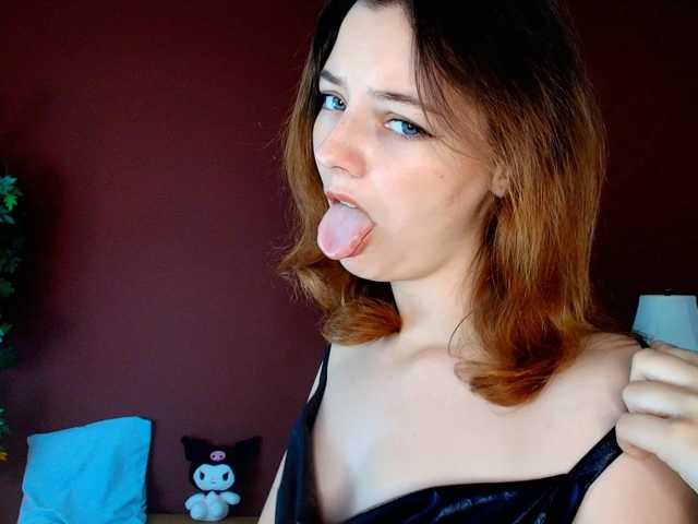JuliaBlossom, en directo ahora en BongaCams