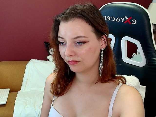 JuliaBlossom live cam on BongaCams
