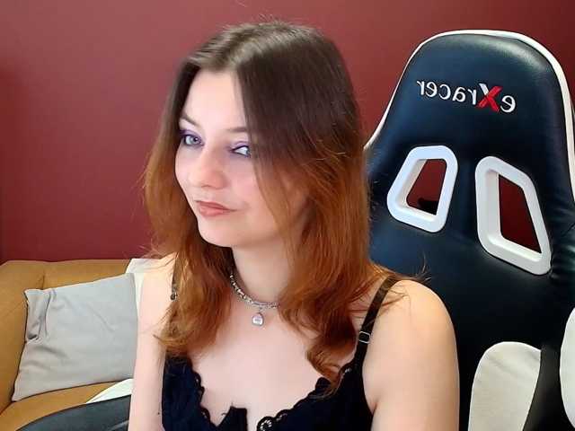 JuliaBlossom live cam on BongaCams