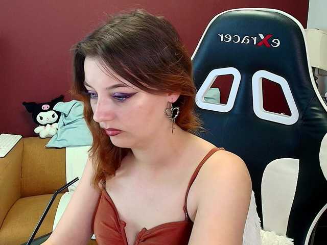 JuliaBlossom live cam on BongaCams