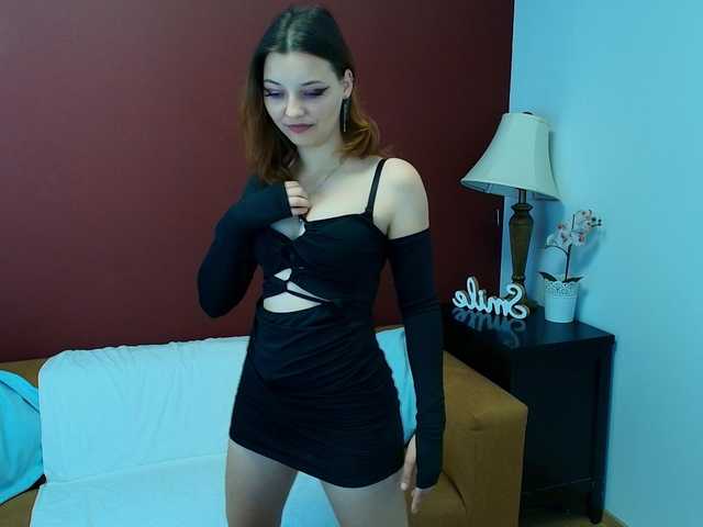 JuliaBlossom live cam preview