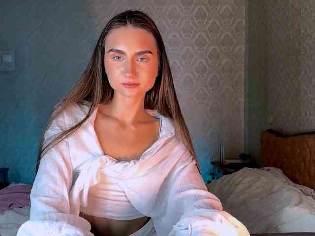 WhitleyClanin webcam
