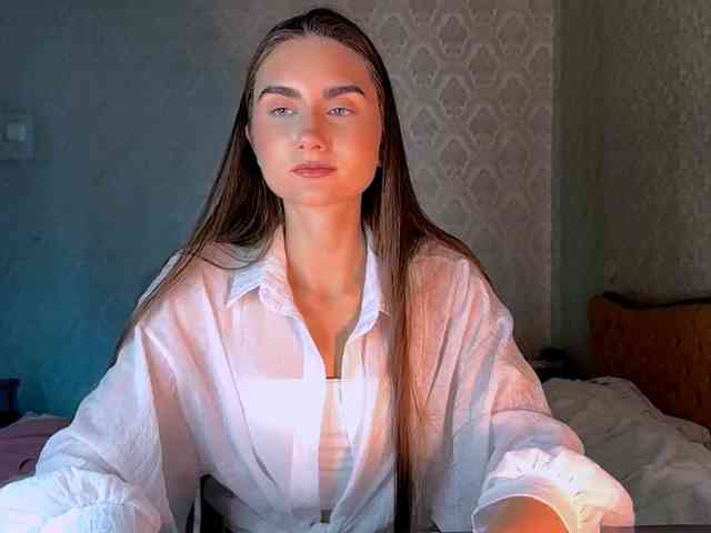 WhitleyClanin webcam